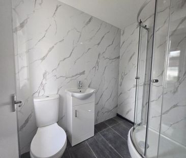 6 bedroom semi-detached house to rent - Photo 1
