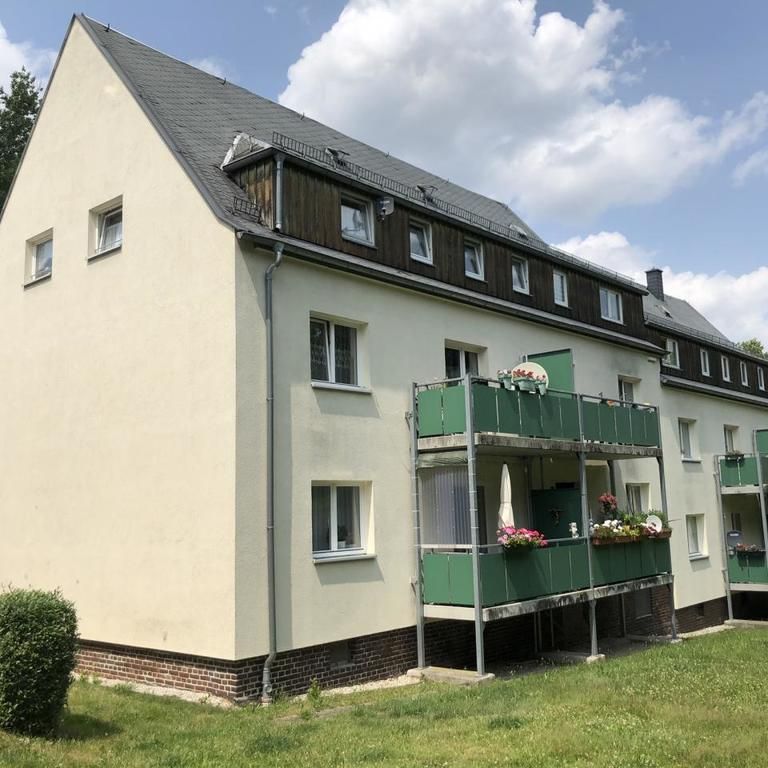 Familienwohnung mit Balkon in ruhiger Seitenstraße gelegen - Foto 1