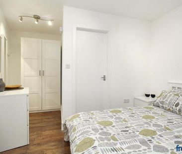 Studio to rent - Photo 6