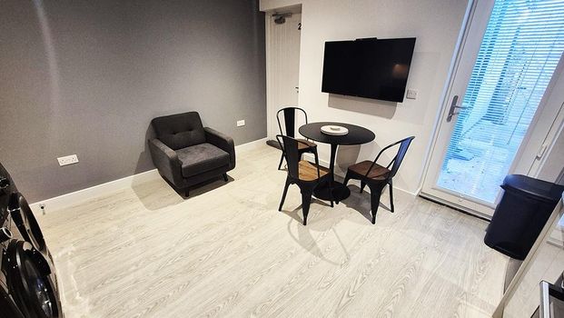 4 bedroom terraced house to rent - Photo 1