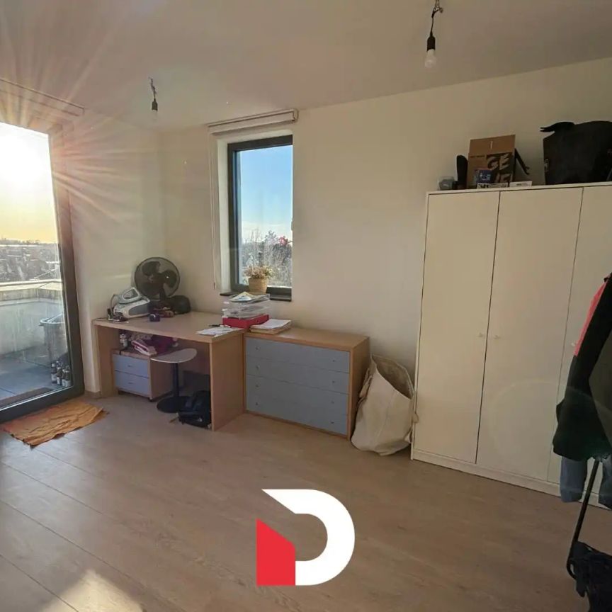 Dakappartment te Sin-Michiels met 2 slaapkamers en ruime terrassen - Photo 1