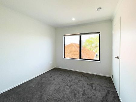 Near-New 3 Bedroom Townhouse in Mount Roskill - Photo 4