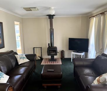 63 Renown Ave, Victor Harbor SA 5211 - House For Rent | Domain - Photo 1