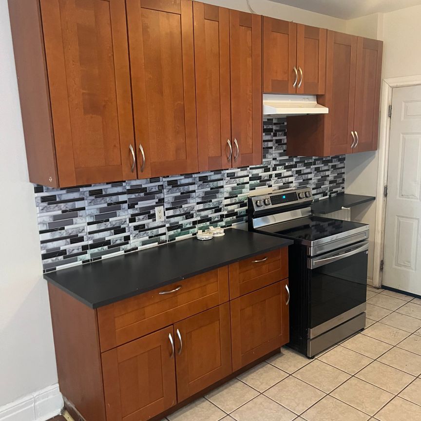 For Lease - 599 King Street Unit# 2, Hamilton, Ontario - Photo 1