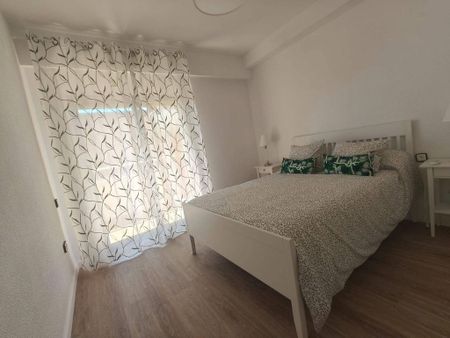 3 room luxury Flat for rent in Alicante, Spain - Photo 2