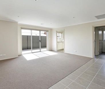 THREE BEDROOM UNIT IN QUIET COURT - Photo 4