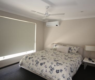 LARGE MODERN FAMILY HOME - SET HIGH IN GOODNA - Photo 4