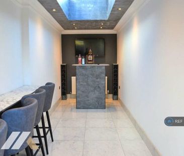 4 bedroom detached house to rent - Photo 1