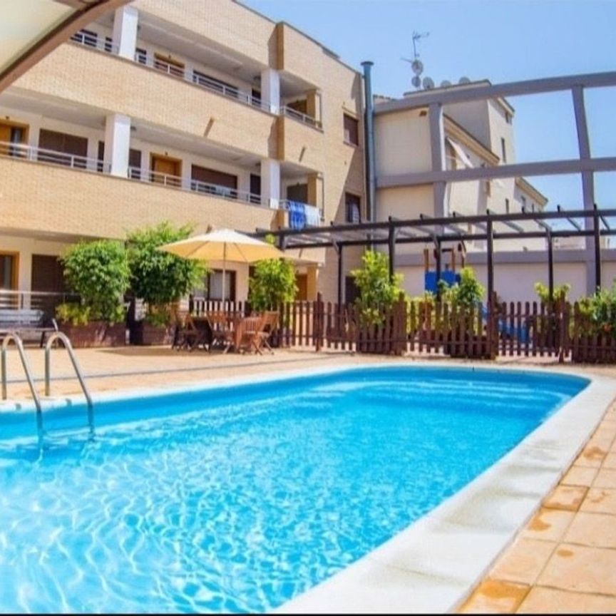 Alquiler de piso en Avenida Poeta Eduardo Flores, 86 - Photo 1