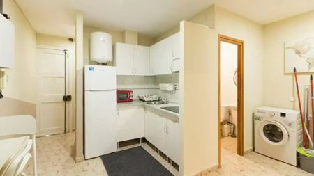 Carrer de Besalú, Barcelona, Catalonia 08026 - Photo 3