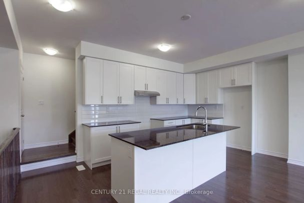 Condo Townhouse For Lease | N9195068 - Photo 1