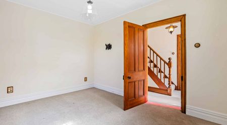 Character Home in the Heart of Cust - Photo 3