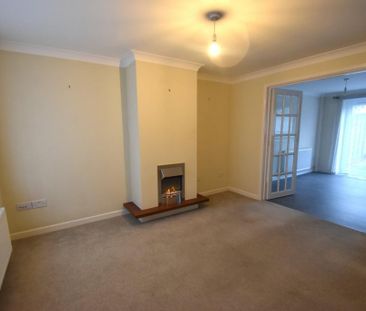 3 bedroom semi-detached house to rent - Photo 2