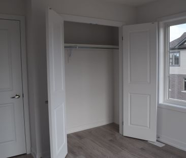 For Lease - 203 West Oak Trail, Kitchener, Ontario - Photo 5