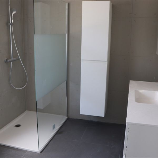 Instapklaar nieuwbouwappartement op GLVL L met 2 SLK, terras en autostaanplaats - Foto 1