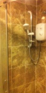 Room in a Shared House, Newbury Park, IG2 - Photo 3