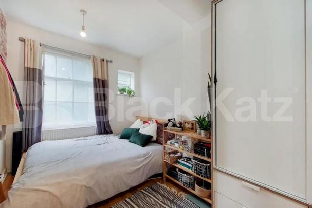 3 double bedroom 2 bathroom property in prime Camden location - Photo 1