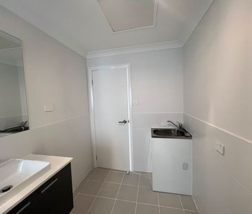 MODERN & LOW MAINTENANCE LIVING - Photo 6