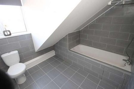 Pennington Street, Woodhouse, Leeds, LS6 - Photo 2