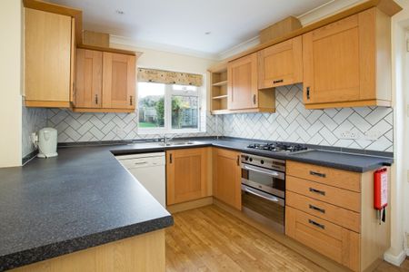 3 bedroom semi-detached house to rent - Photo 5