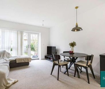 Eve Drive, Harlow, Essex, CM18 - Photo 3