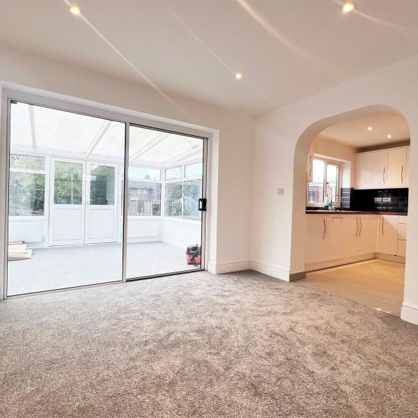 East Hill, Woking - 4 bedrooms Property for lettings - Seymours - Photo 1