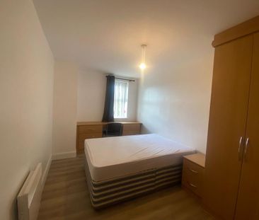 2 bedroom flat to rent - Photo 3