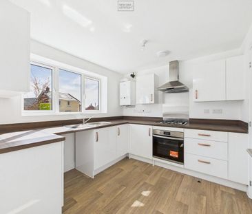 3 bedroom semi-detached house to rent - Photo 4