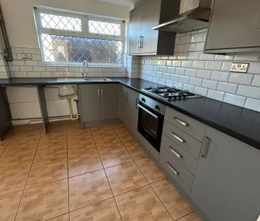 3 bedroom end of terrace house to rent - Photo 6