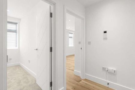 London Road, Sittingbourne, Kent, ME10 - Photo 4