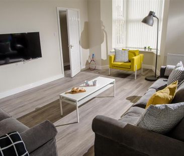 7 bedroom private hall to rent - Photo 1