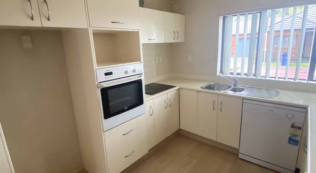 Warm & Inviting 2-Bedroom Home for Rent - Super Convenient Location - Photo 1