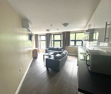 6 Bed Flat, Charles Street, BS1 - Photo 3