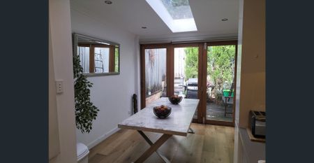 Fully furnished Terrace for Lease in Redfern Available Now - Photo 4