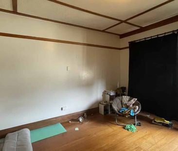 Character Home in Island Bay - Photo 4