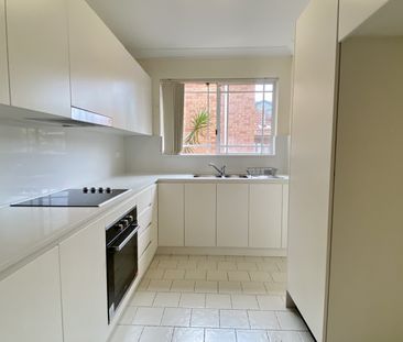 BEAUTIFUL 2 BEDROOM UNIT 700M TO YAGOONA STATION - Photo 4