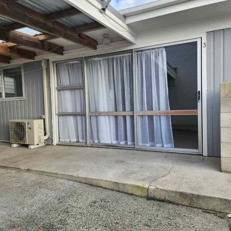 Freshly updated unit - Photo 4