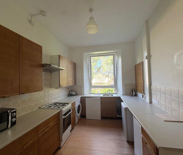 3 bedroom flat to rent - Photo 4