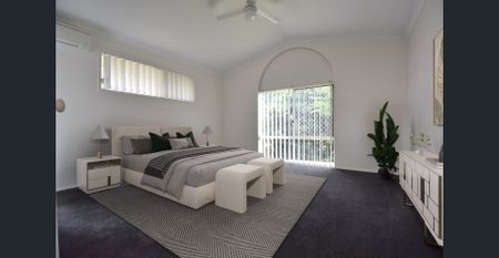 Spacious 4 Bedroom Family Home with Side Access!! - Photo 5