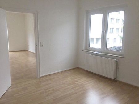 Komm nach Broich: 2 Zimmer mit großer Küche und Balkon; Die Wohnung ist sofort verfügbar!! - Photo 3