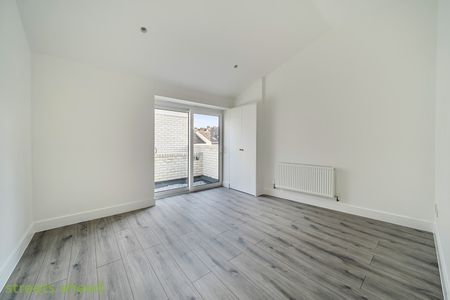 Portland Road, London, SE25 - Photo 2