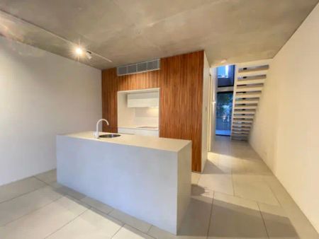 206/12 Hall Street,Bondi Beach,New South Wales 2026, Sydney - Photo 4