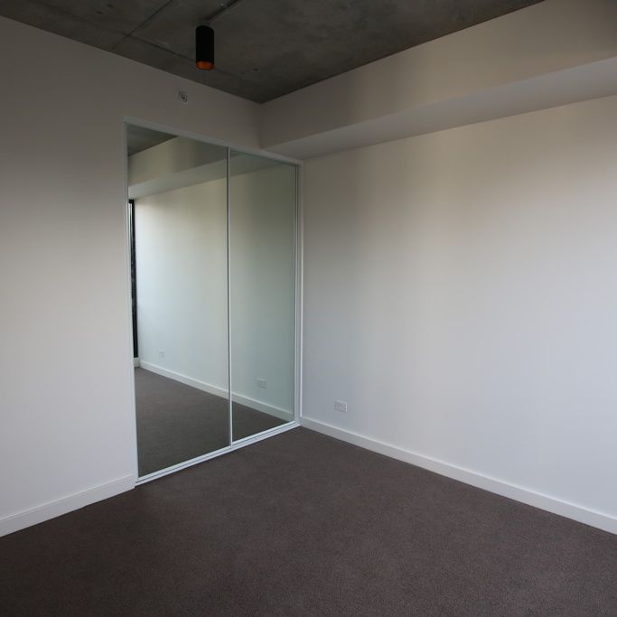 Perfectly Located Boutique Style Apartment - Photo 1