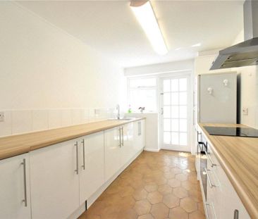 3 bedroom end of terrace house to rent - Photo 6