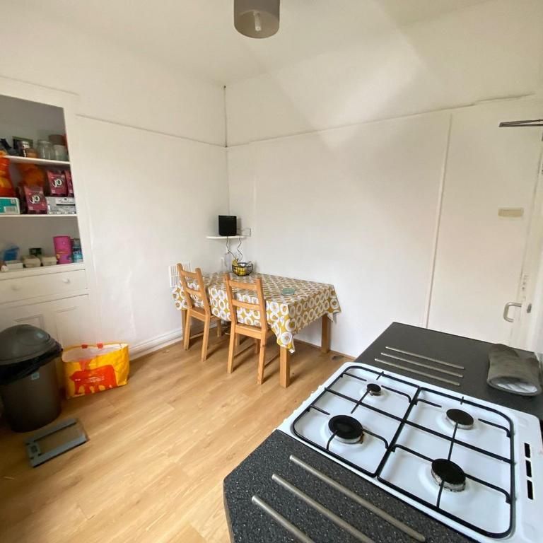 3 bedroom house to rent - Photo 1