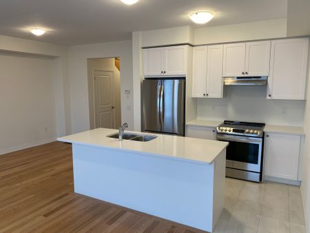 For Lease - 70 Freedom Crescent, Hamilton, Ontario - Photo 5