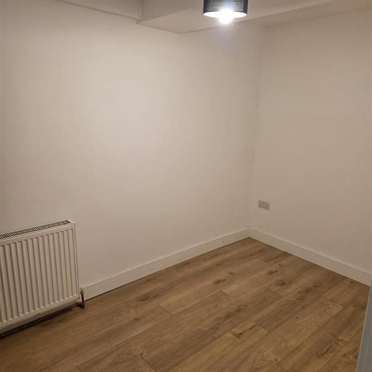 2 bedroom property to rent - Photo 1