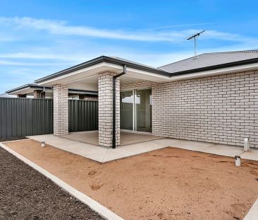 36 Verdale Crescent - Photo 2