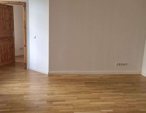 Schöne 2-Raumwohnung mit Eichenparkett und EBK - Photo 1
