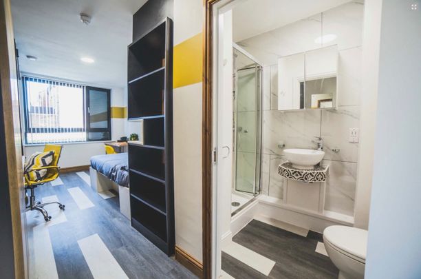 Studio Flat, Windsor St, B7 - Photo 1